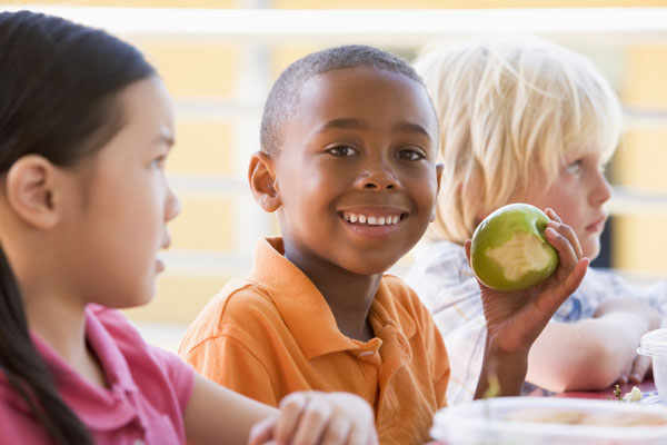 Students eating lunch